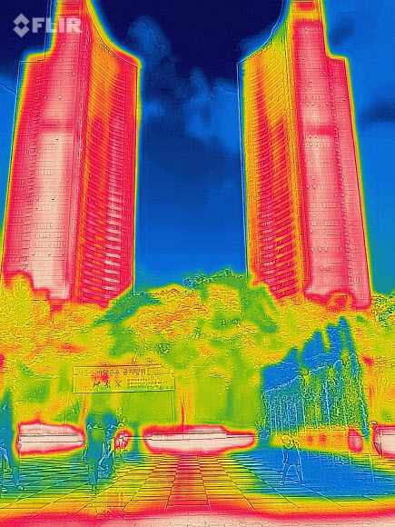 불기둥 식히는 물기둥