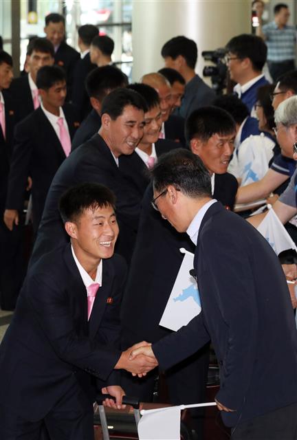 ‘웃으며 北으로 떠납니다’