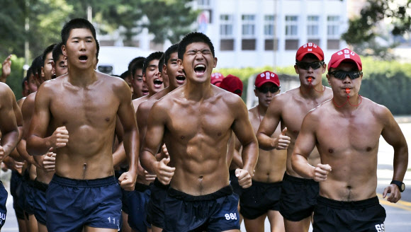 “덥지 않습니다”