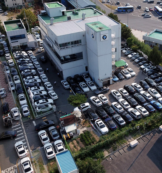 서비스센터 가득 찬 BMW
