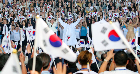 ‘크게 외쳐라! 대한 독립 만세!’