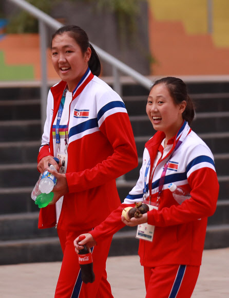 식사 마친 AG 북한 선수