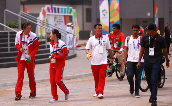 식사 마친 AG 북한 선수단