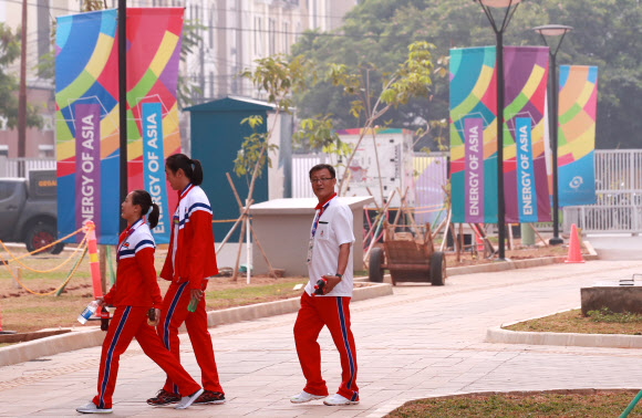 식사 마친 AG 북한 선수단