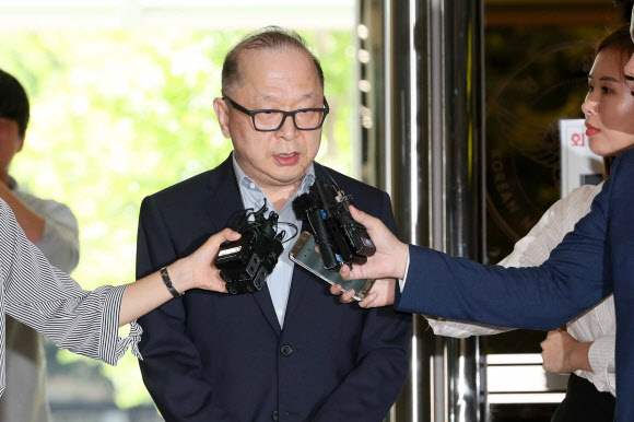 ‘배임 혐의’ 이재환 CJ파워캐스트 대표 경찰 출석