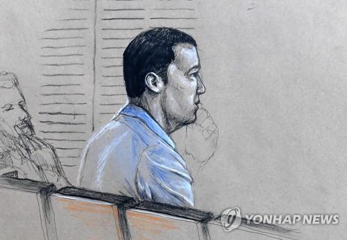 법정에 앉아 있는 가해자 알렉스 루벤 맥이관을 스케치한 모습[EPA=연합뉴스 자료사진]