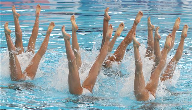 아티스틱 스위밍 ‘백조의 군무’