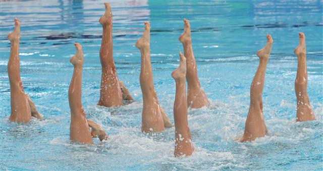 아티스틱 스위밍 ‘물속 요정이 되어’