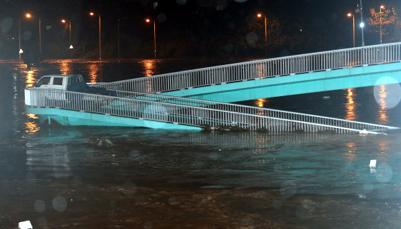 턱밑까지 차오른 중랑천