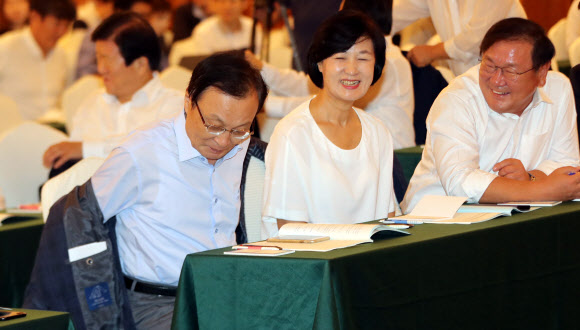 이해찬 ‘윗옷 벗어볼까’