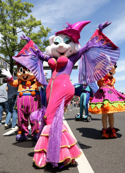롯데월드 어드벤처, 광화문서 할로윈 축제 퍼레이드