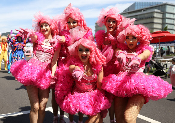 롯데월드 어드벤처, 광화문서 할로윈 축제 퍼레이드