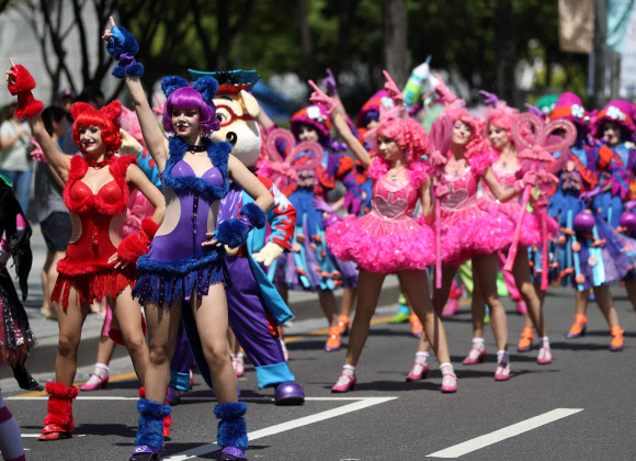 광화문 차없는 거리서 할로윈 축제 퍼레이드