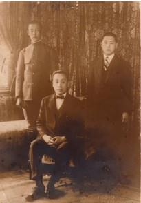 의친왕(가운데)과 큰아들인 이건(왼쪽), 작은 아들인 이우(오른쪽)의 사진. 이해경 여사 제공