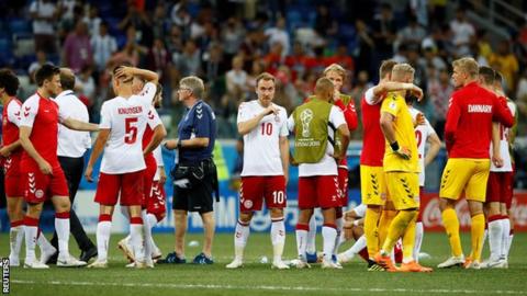 지난 6월 러시아월드컵 크로아티아와의 16강전을 승부차기 끝에 진 덴마크 축구대표팀 선수들이 황망함을 감추지 못하고 있다. 로이터 자료사진