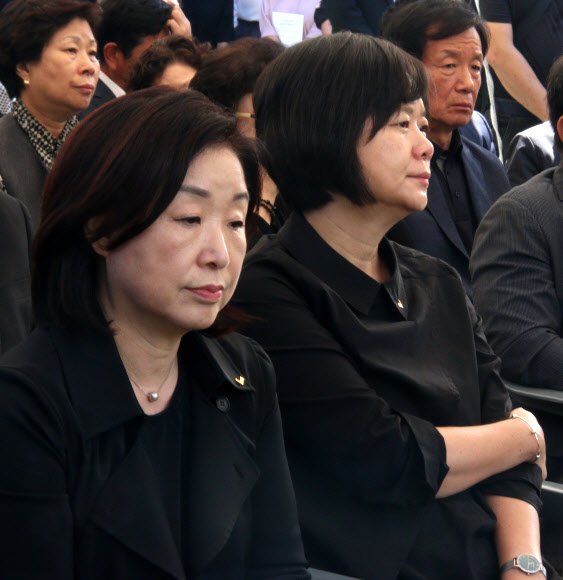 이정미-심상정 ‘고인을 보내며’