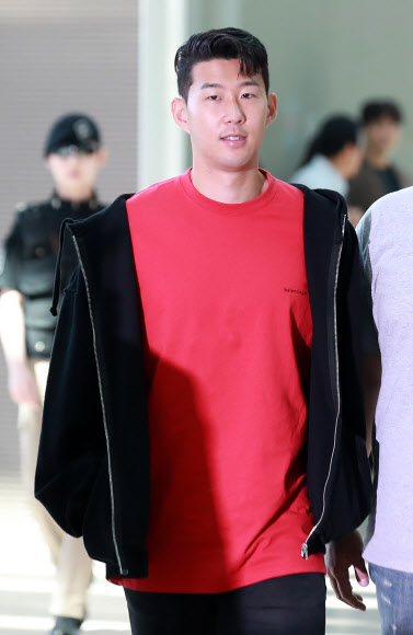 다시 EPL로, 출국하는 손흥민