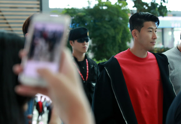 다시 EPL로, 출국하는 손흥민