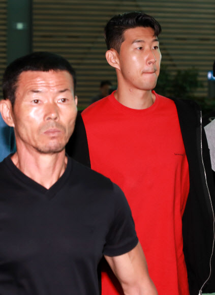 다시 EPL로, 출국하는 손흥민