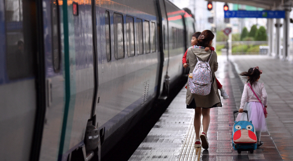 [서울포토] 고향으로 가는 길