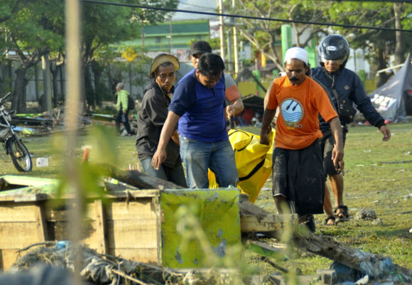 인도네시아 술라웨시섬 강진·쓰나미로 최소 30명 사망