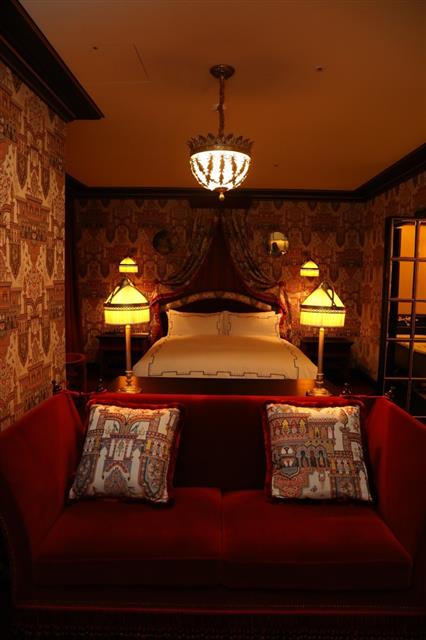 ‘레스케이프’는 국내 최초의 어번 프렌치 스타일 부티크 호텔이다.