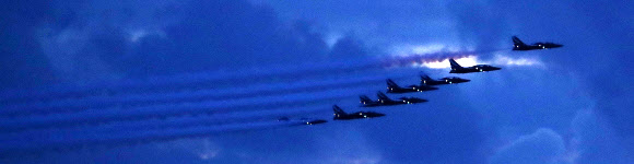 저녁 서울상공 지나는 블랙이글스