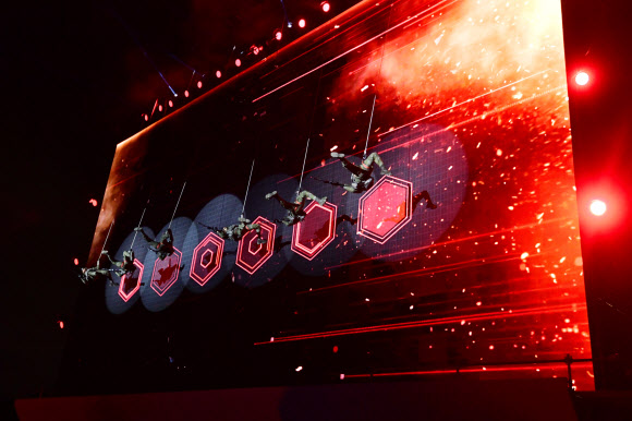 시연하는 군장병