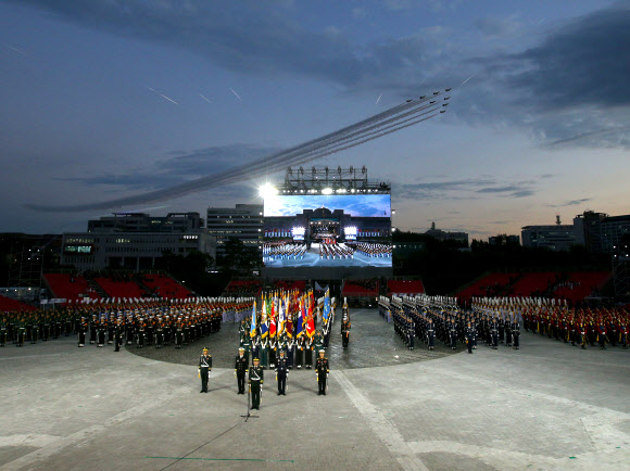 ‘블랙이글스와 국군의 날 행사를’