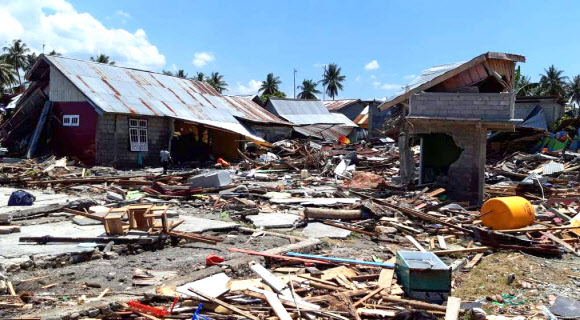 지진과 쓰나미로 대규모 인명피해가 발생한 인도네시아 중앙술라웨시 주 팔루와 동갈라 지역 참상. 2018.10.2  현지 한국 교민 제공