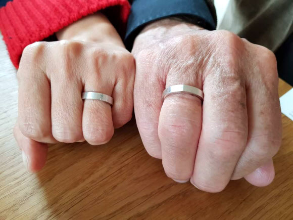슈뢰더 부부의 결혼반지