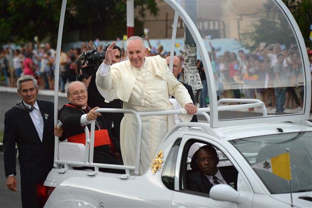 교황, 2015년 쿠바서 시가 행진
