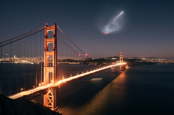샌프란시스코 밤하늘에 UFO?… ‘스페이스X’ 로켓 발사 화제