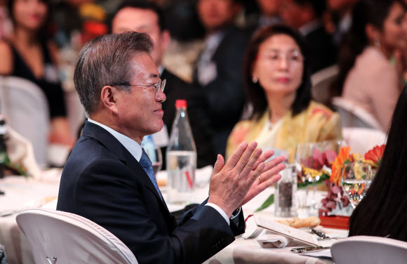 재프랑스 교민들과 함께한 문 대통령