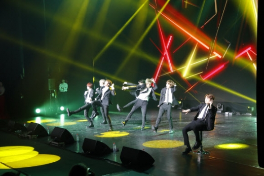 ‘한-불 우정의 콘서트’ 공연 펼치는 방탄소년단
