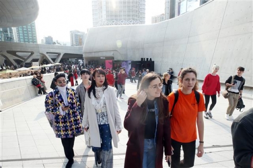 외국인들도 사랑하는 서울 패션위크