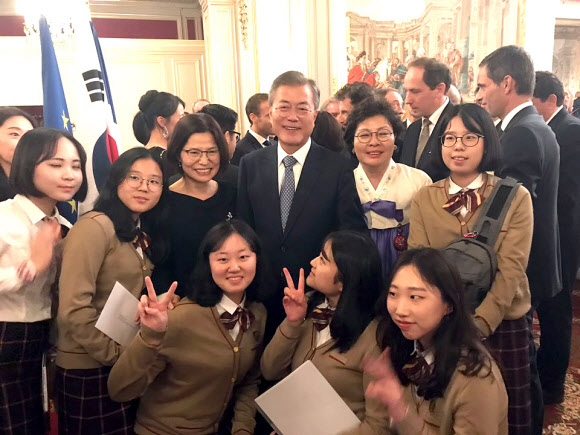 ‘프랑스방문 B컷’, 만찬에 초청된 한국학생