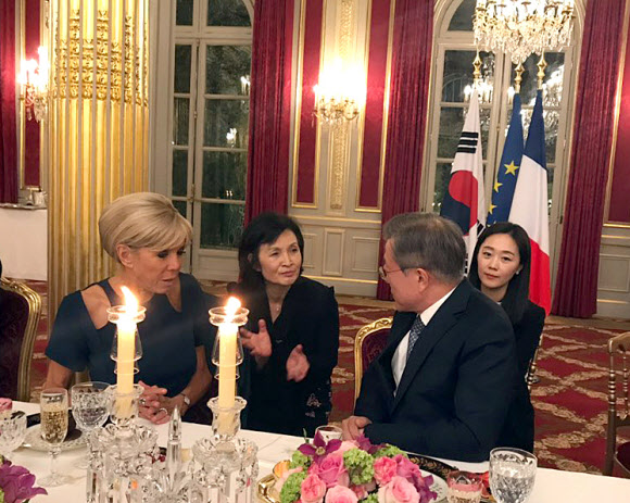 ‘프랑스방문 B컷’, 문재인 대통령과 브리지트 트로뉴 여사