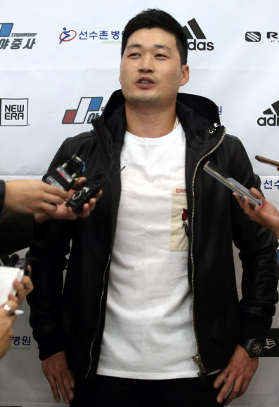 답변하는 오승환