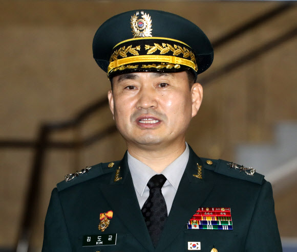 발언하는 김도균 남북장성급회담 수석대표