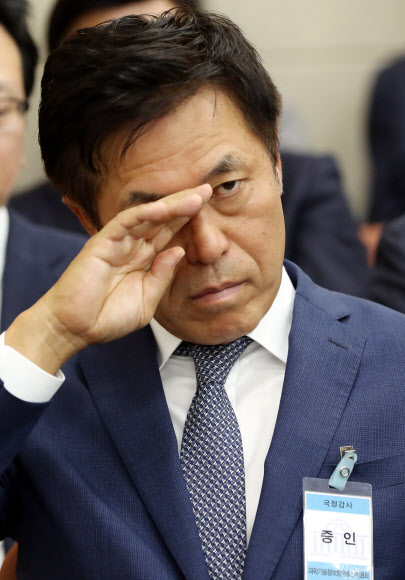 국감 출석한 SKT 박정호 사장