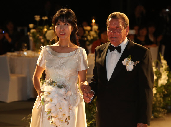 슈뢰더ㆍ김소연 결혼 축하연