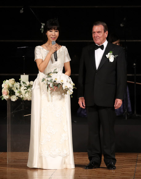 슈뢰더ㆍ김소연 결혼 축하연