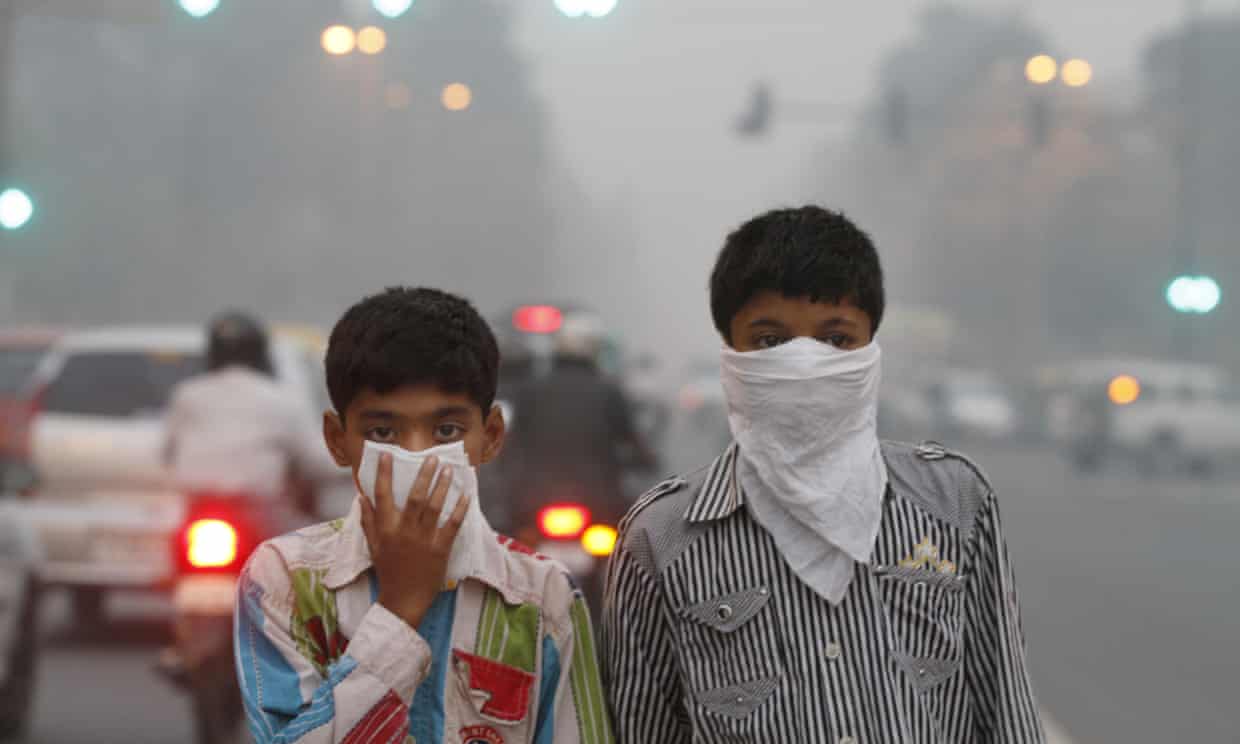 뉴델리의 오염된 공기