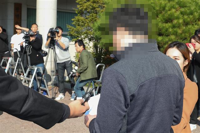 경찰 출석 전 입장 밝히는 양진호 폭행 피해자