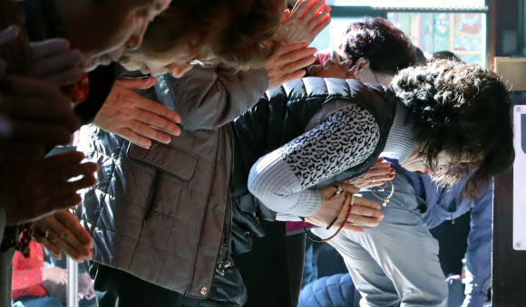 2019학년도 대학수학능력시험을 11일 앞둔 4일 서울 종로구 조계사에서 소원성취 기도가 열리고 있다.2018.11.4  연합뉴스