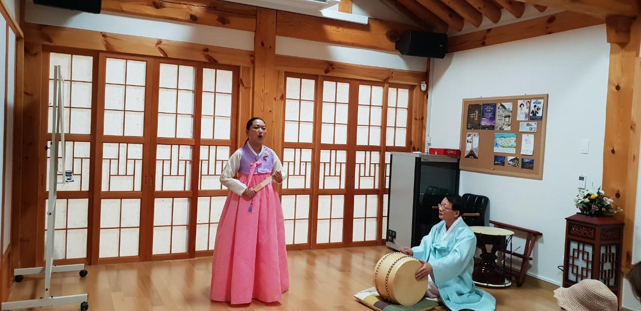 매월 마지막주 수업시간에는 수강생들이 그동안 배운 소리로 발표공연을 하고 있다.