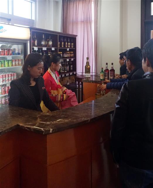 ‘금강산 옥류관 매점은 어떻게 생겼을까?’