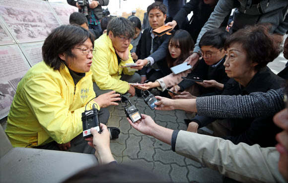최영애 국가인권위원장, 형제복지원 농성장 방문