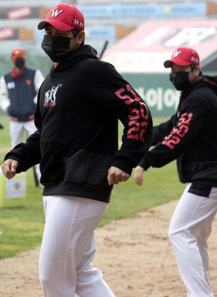 마스크 쓴 선수들